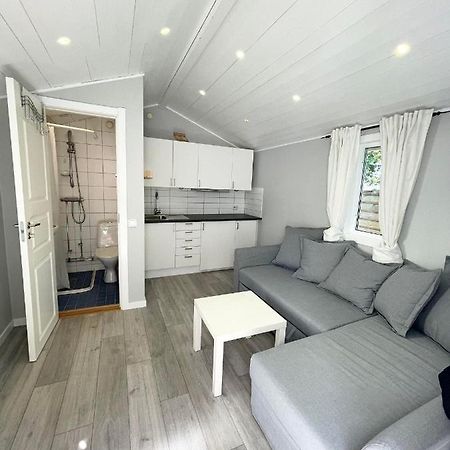 Egen Stuga Mitt I Stan Karlstad Exterior foto